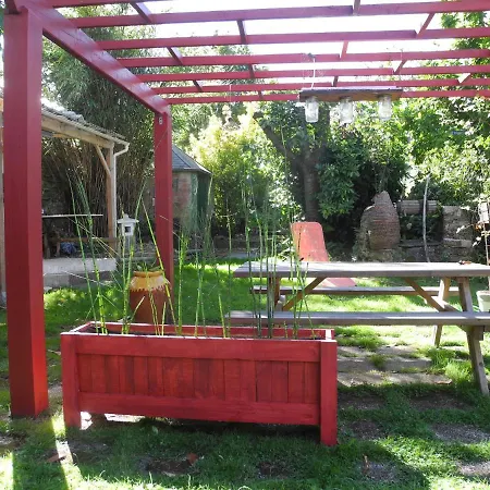 La Maison D'isaphil Bed & Breakfast 3*