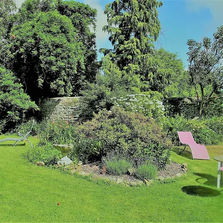La Maison D'isaphil Bed & Breakfast