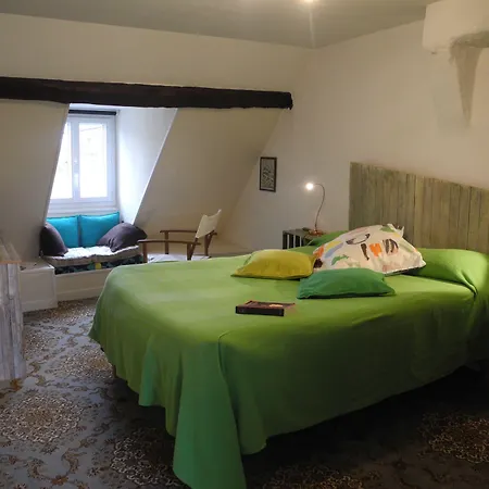 La Maison D'isaphil Bed & Breakfast 3*